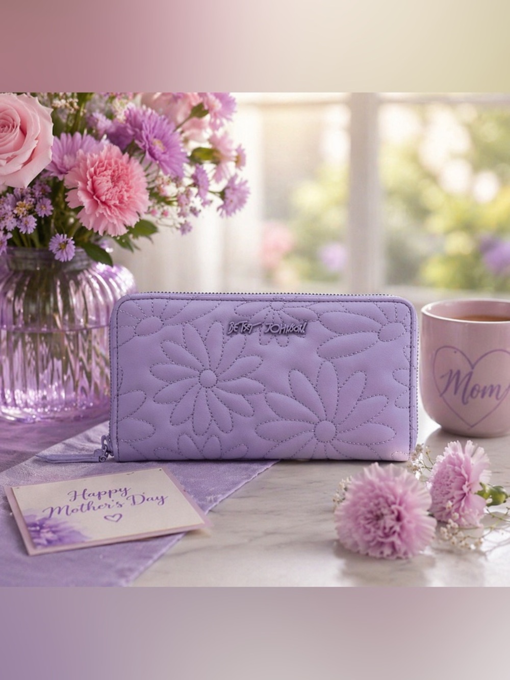 Betsey Johnson Lilac Quilted Daisy Large Zip Wallet w/Wristlet and box